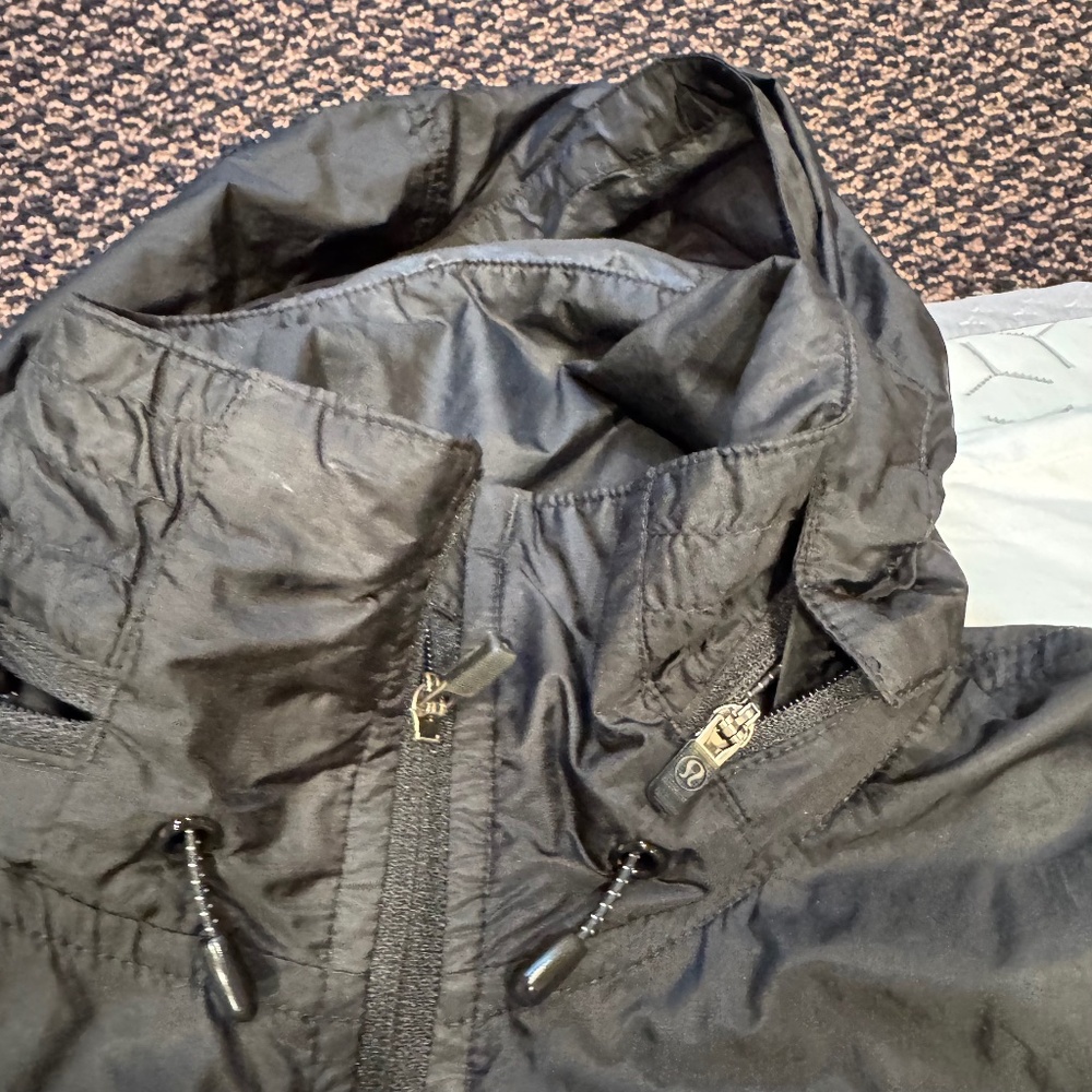 Lululemon rain jacket with hood lightweight